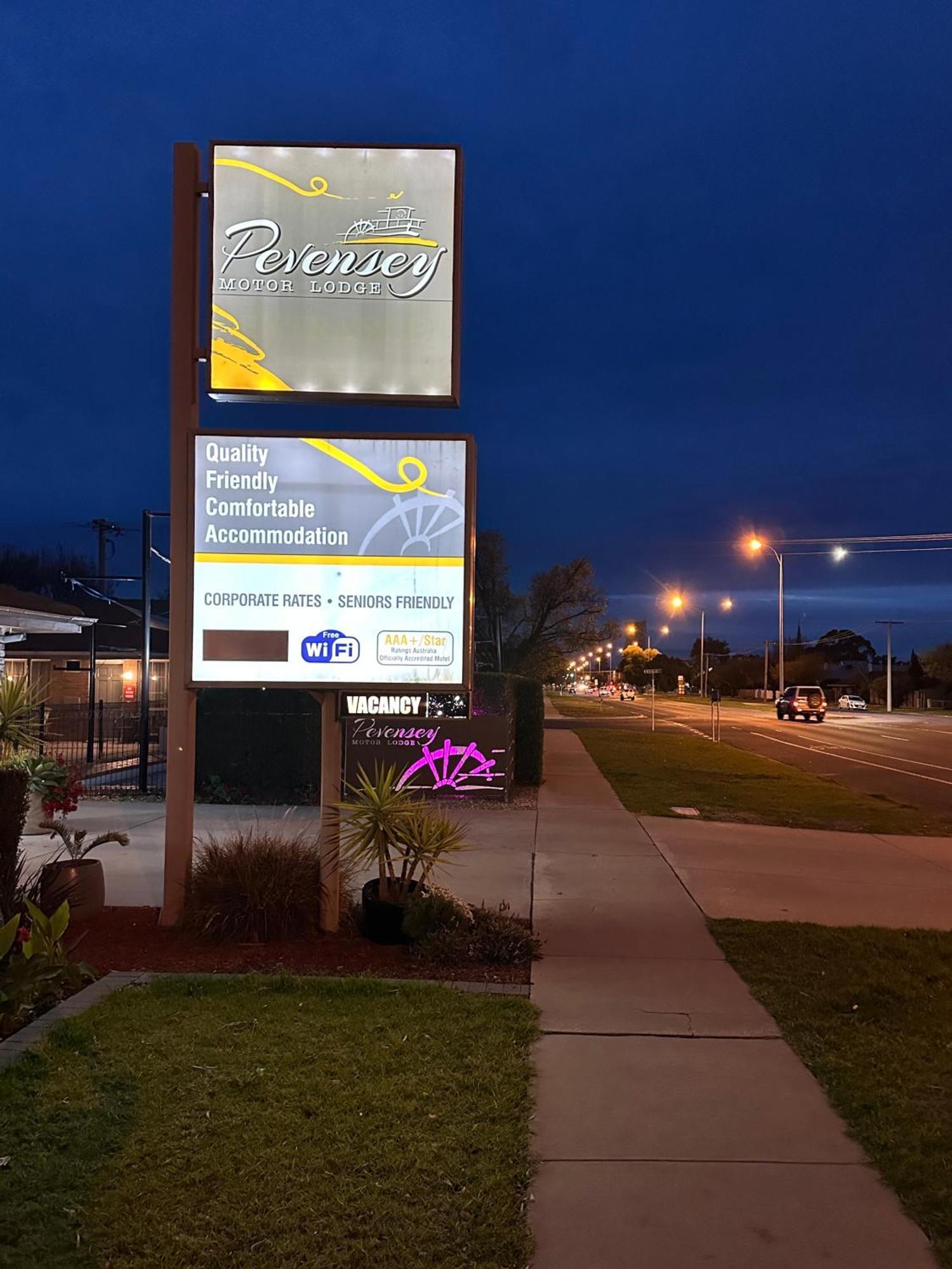 Pevensey Motor Lodge Echuca Eksteriør billede